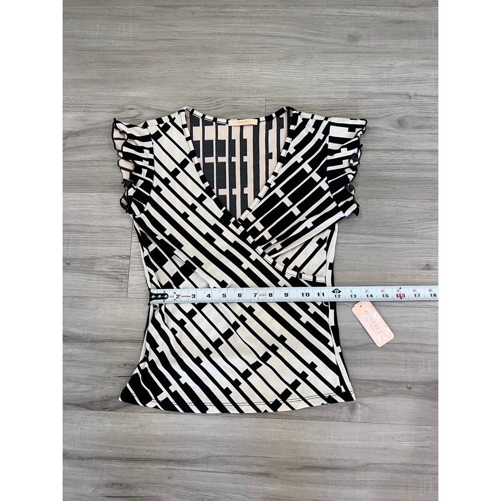 Vintage Forever 21 Y2K Geometric Wrap Top Ruffle Sleeve Black Cream Small NWT - Picture 8 of 14